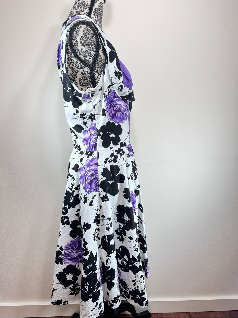 Blackbutterfly Vintage-Inspired Purple and Black Floral Fit & Flare Pinup Dress - Picture 2 of 9
